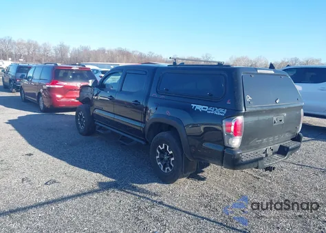 2022 Toyota Tacoma Trd Off Road z USA, uszkodzony, nr VIN 3TYCZ5AN6NT061825